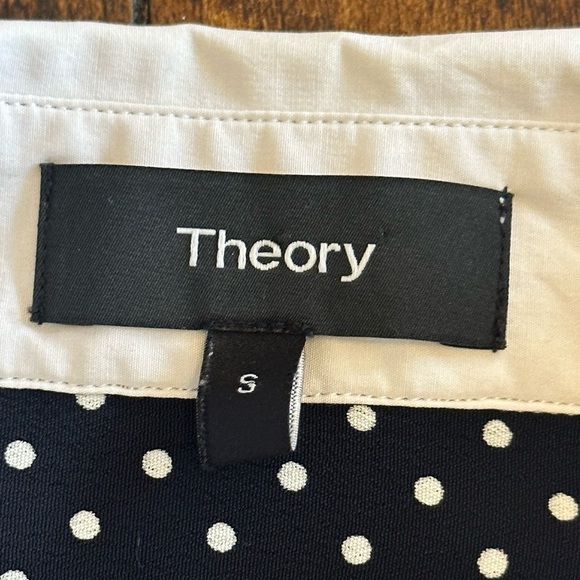 THEORY | Contrast Straight Shirt in Polka Dot Crepe - Picture 6 of 11